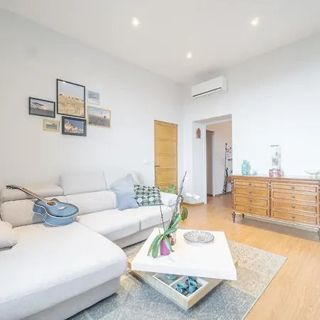 Bright A Few Steps From Via Garibaldi Appartement