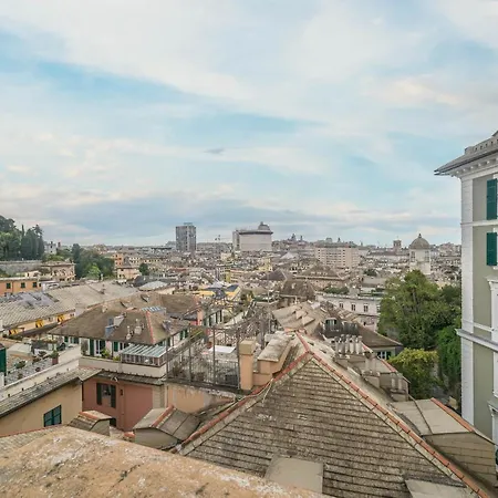 Bright A Few Steps From Via Garibaldi Апартаменты